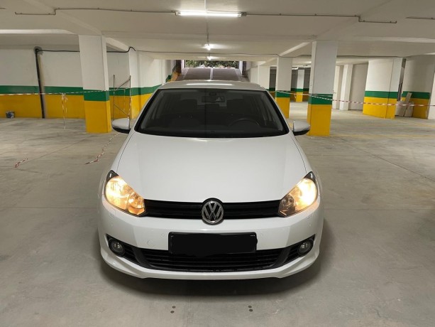volkswagen-golf-6-big-0
